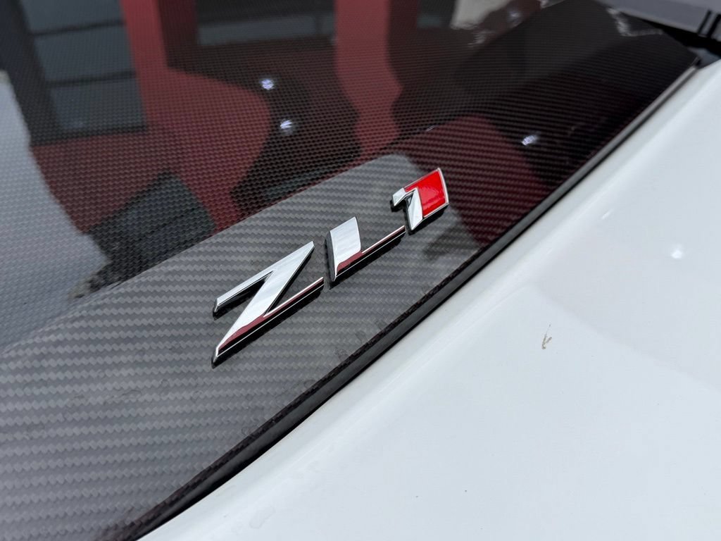 Used 2019 Chevrolet Camaro ZL1 RWD image 4
