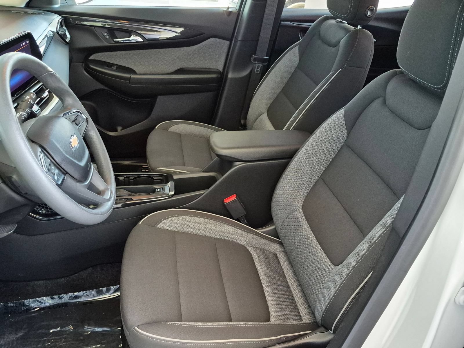 Used 2025 Chevrolet TrailBlazer LS w/ LS Convenience Package FWD image 21