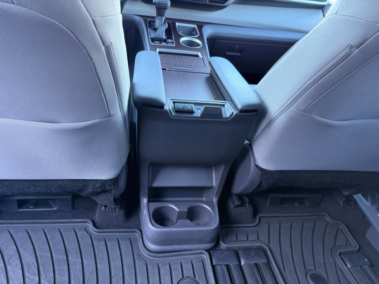 Used 2021 Toyota Sienna LE image 14