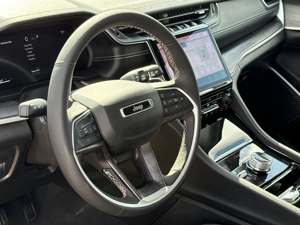 Used 2023 Jeep Grand Cherokee Limited AWD/4WD image 19