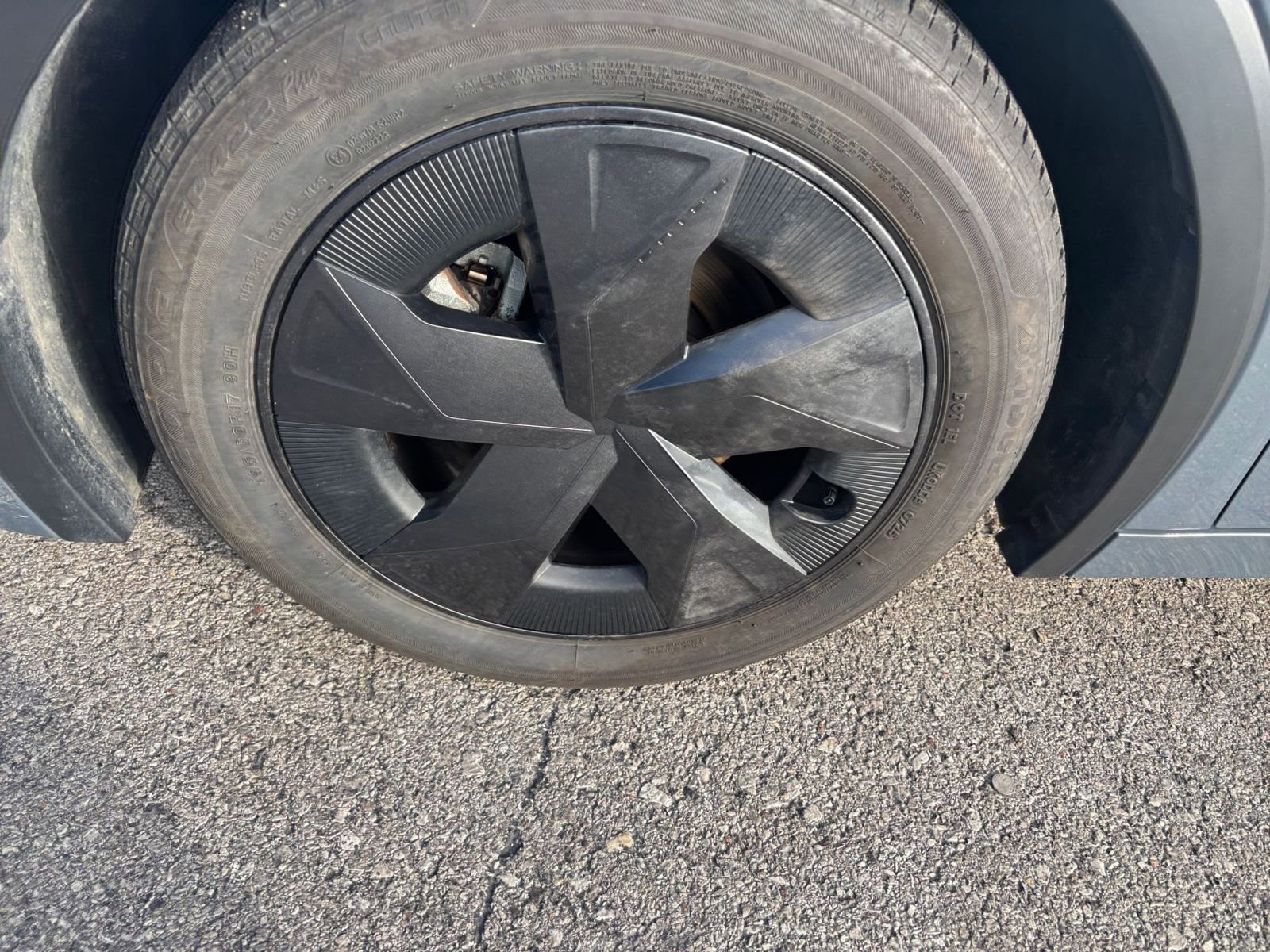 Used 2025 Toyota Prius LE image 28