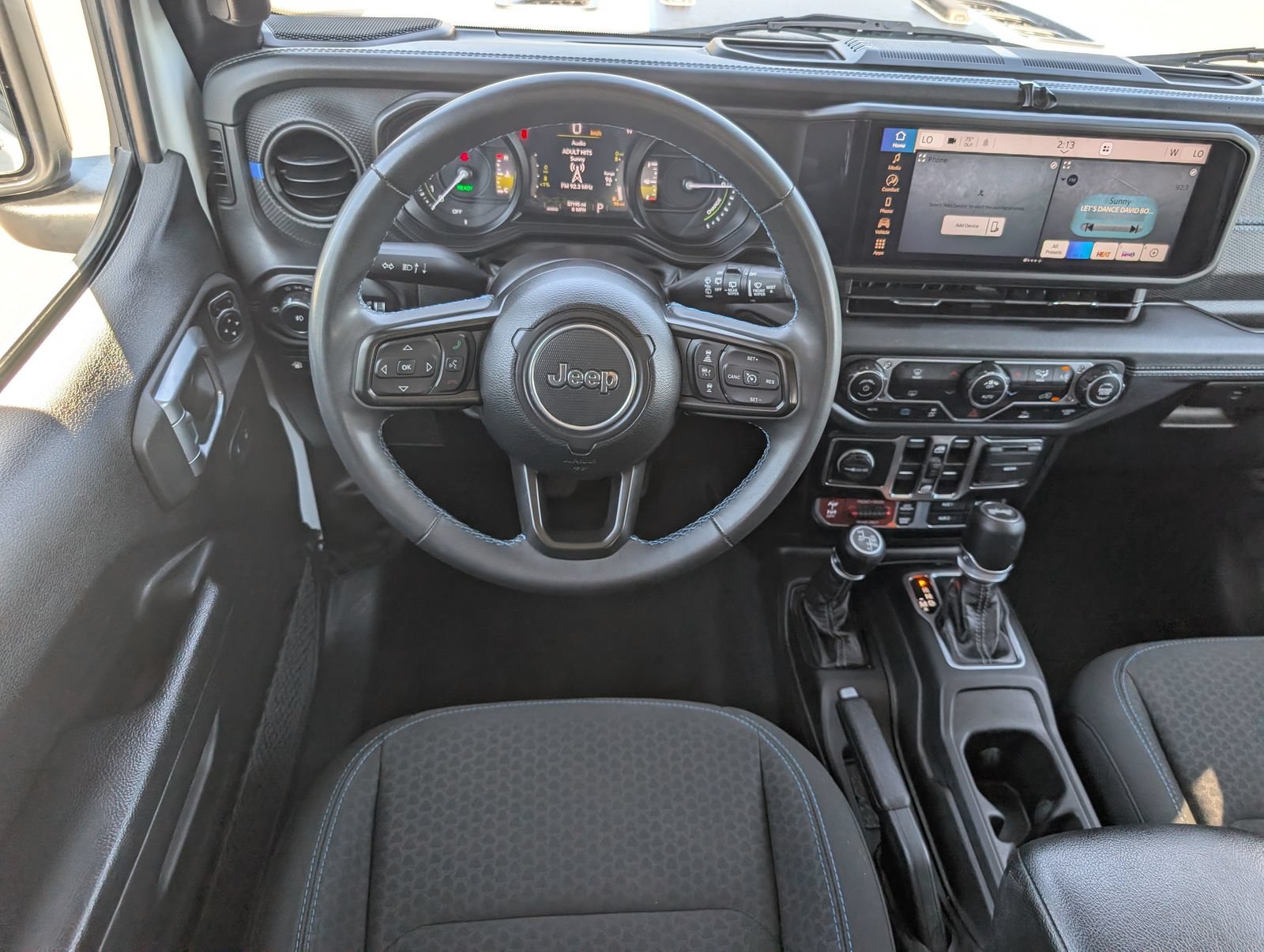 Used 2024 Jeep Wrangler Unlimited Rubicon 4xe AWD/4WD image 18