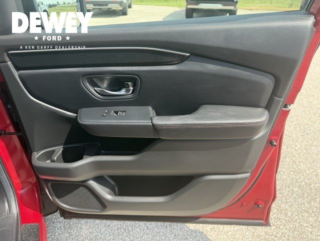 Used 2025 Honda Pilot Black Edition image 40