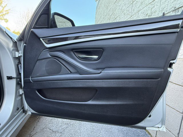 Used 2014 BMW 535d Sedan image 35