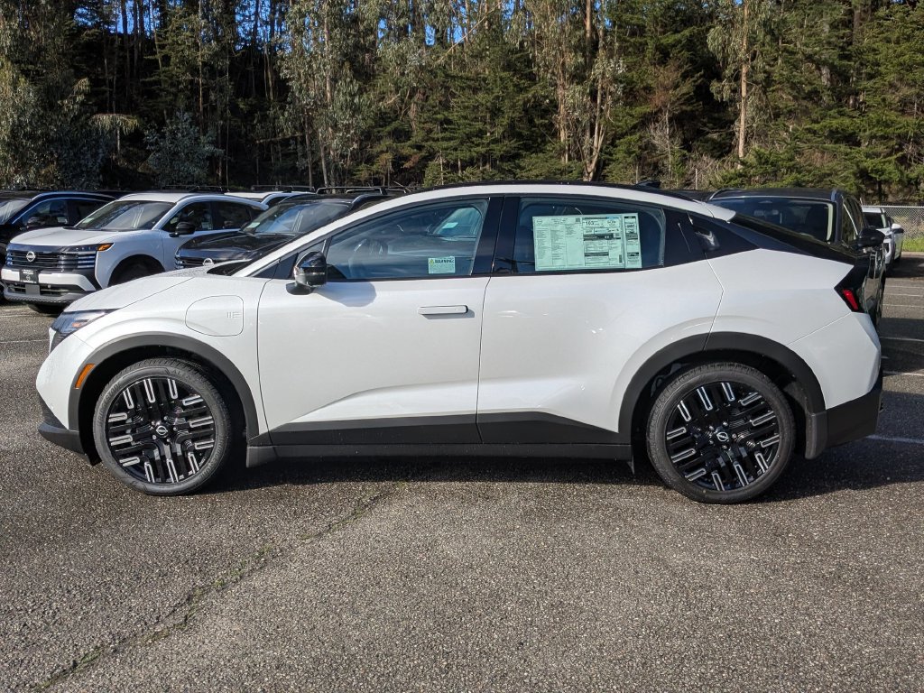 New 2026 Nissan Leaf Platinum+ w/ Cargo Package (Platinum+) FWD image 8