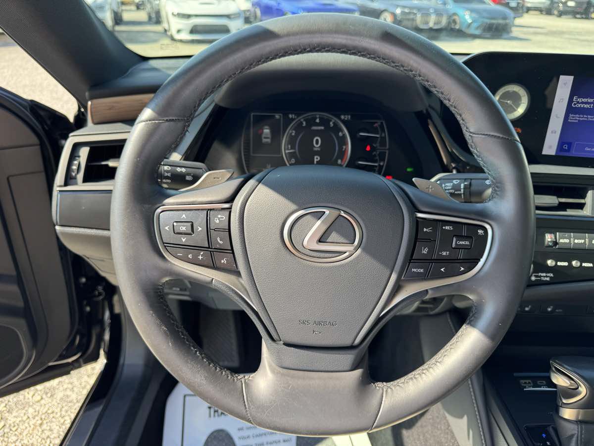 Used 2023 Lexus ES 350 w/ Premium Package FWD image 18
