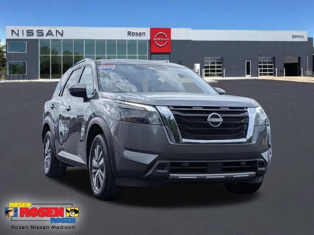 Certified 2025 Nissan Pathfinder SL AWD/4WD image 1