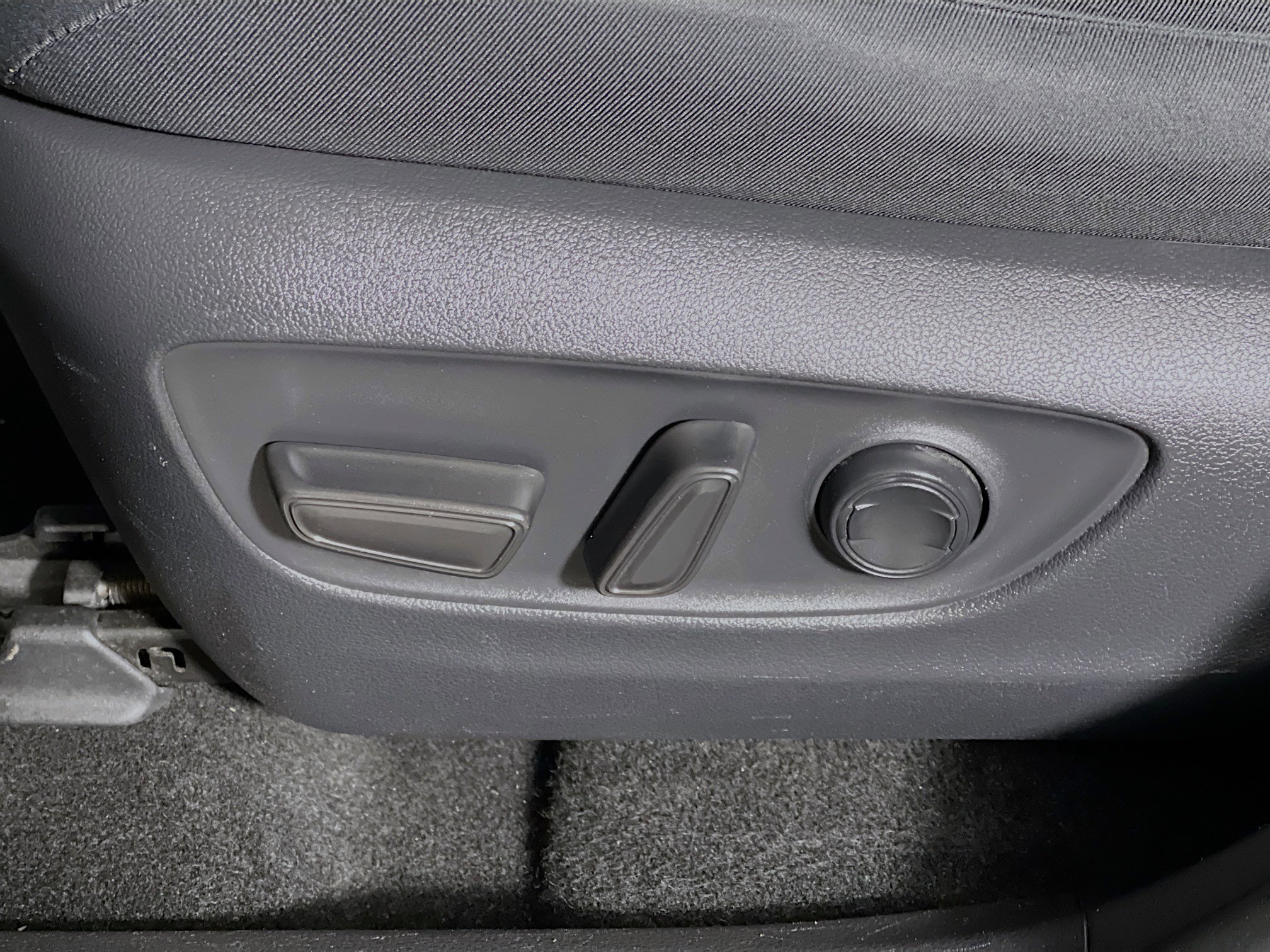 Used 2023 Toyota RAV4 XLE w/ Convenience Package image 16