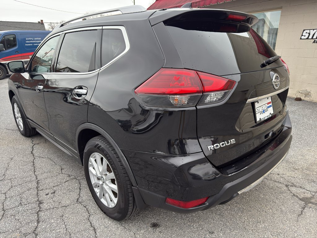 Used 2018 Nissan Rogue SV AWD/4WD image 3