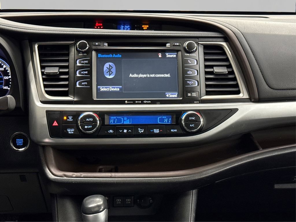 Used 2017 Toyota Highlander XLE w/ Carpet Mat Package image 20