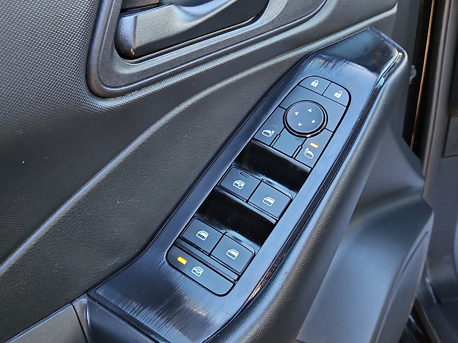 Used 2024 Nissan Rogue S image 25