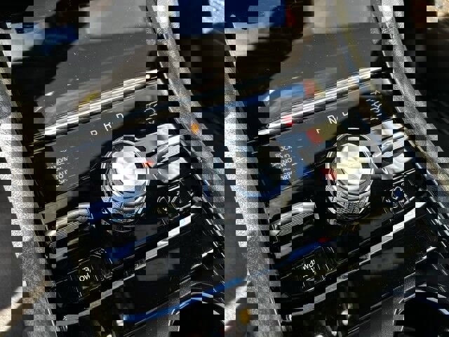 Used 2025 Jeep Grand Cherokee L Overland w/ Advanced Protech Group III image 26