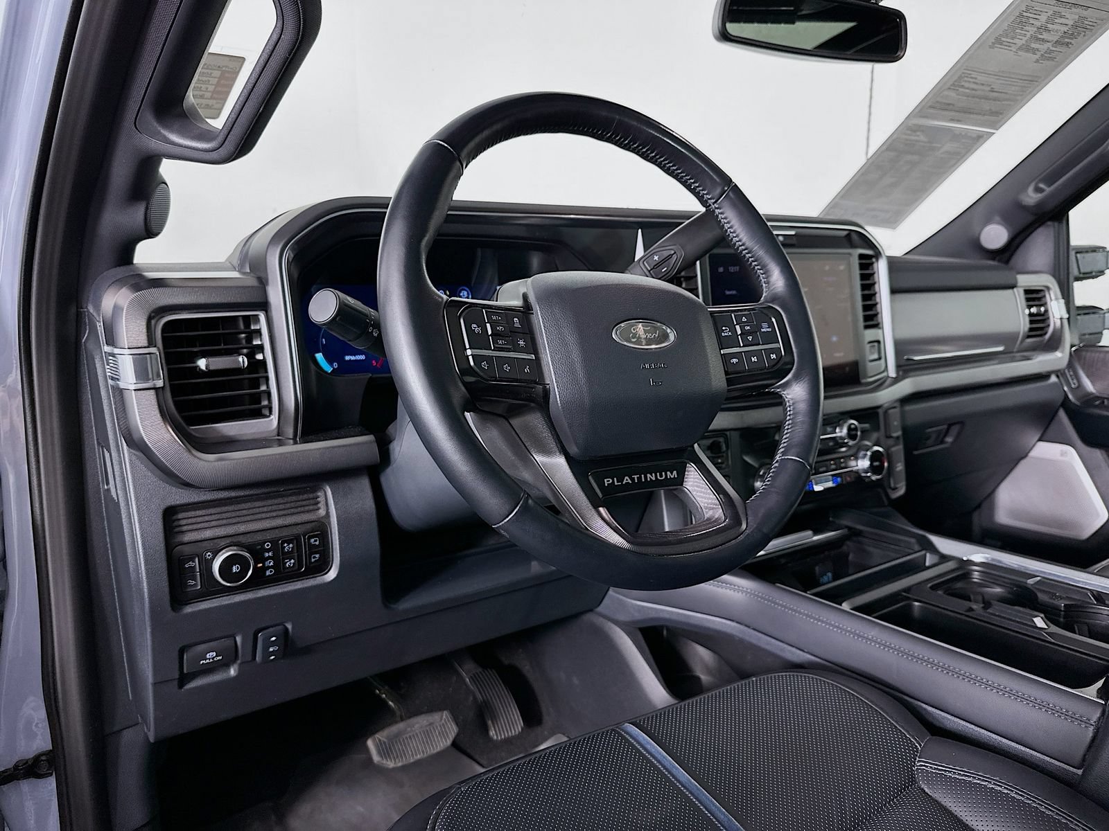 Used 2025 Ford F350 Platinum AWD/4WD image 10