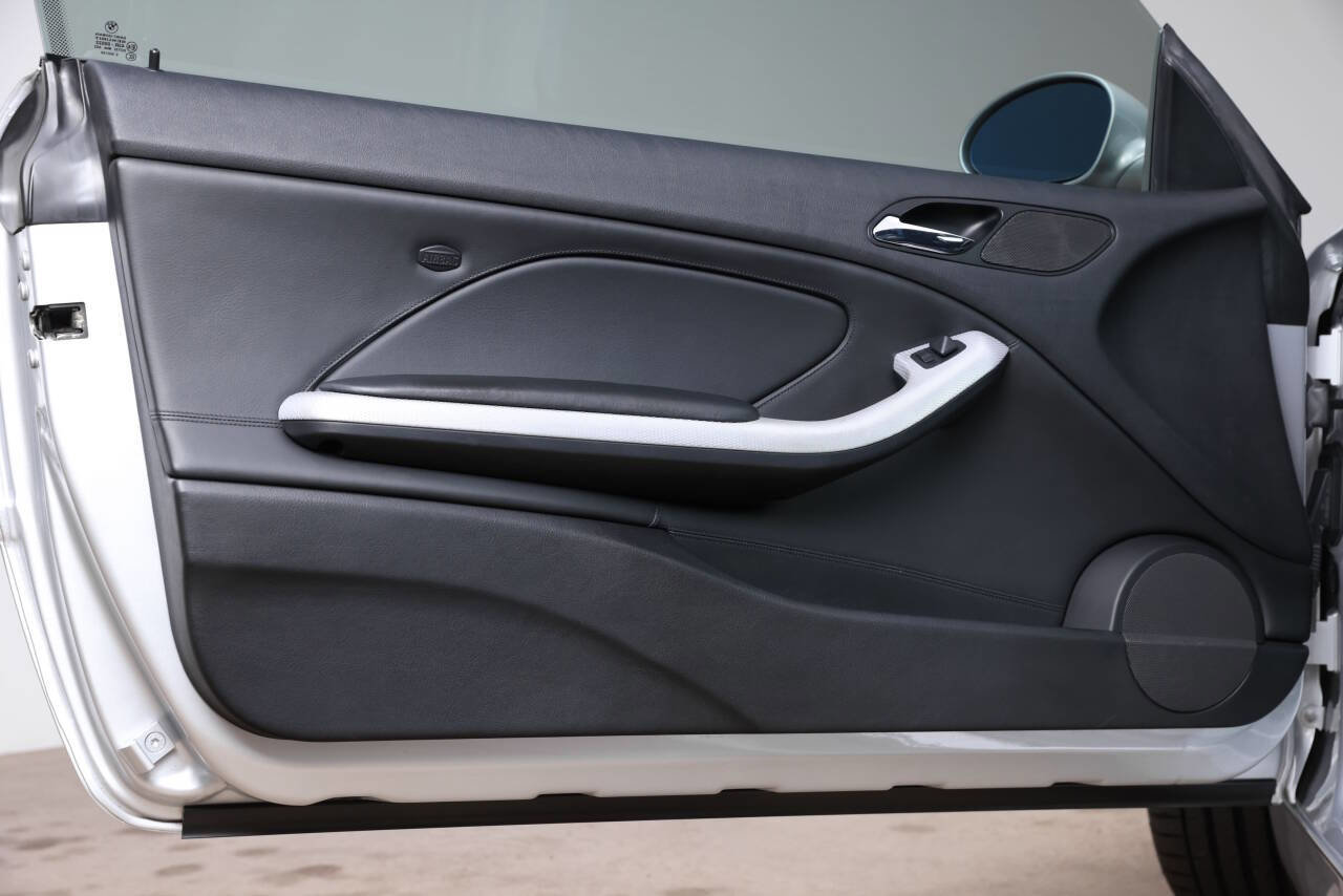 Used 2005 BMW M3 Coupe image 90