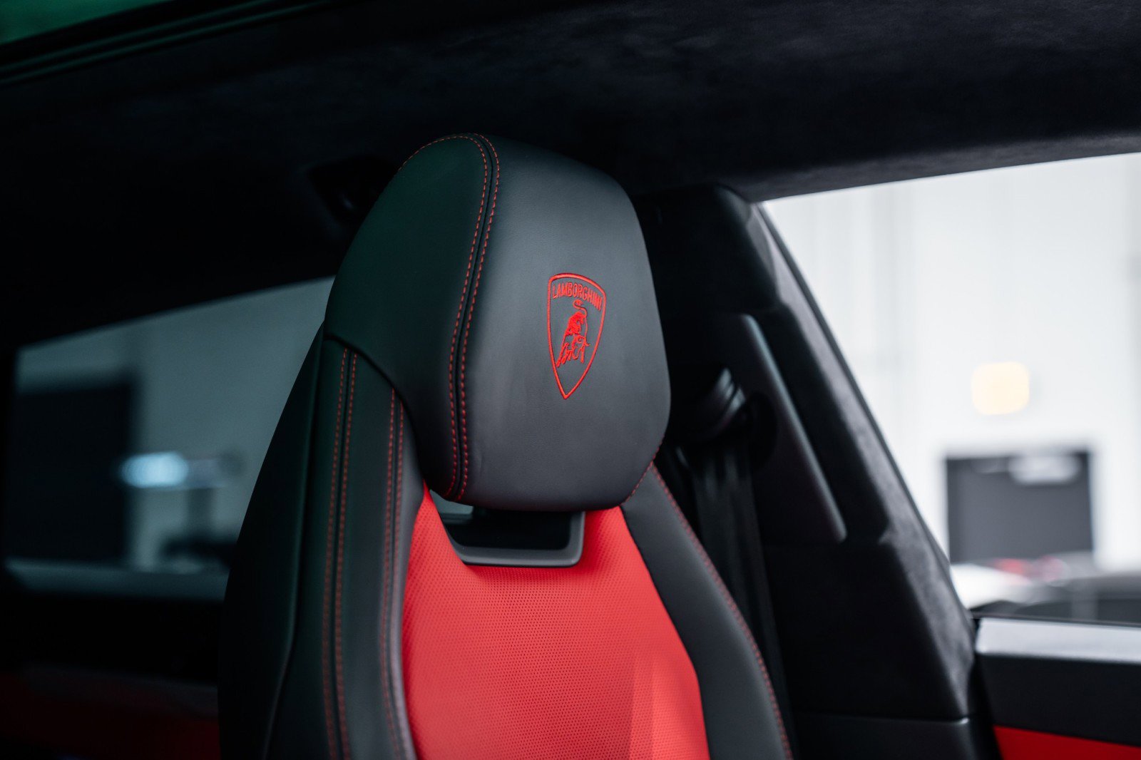 Used 2021 Lamborghini Urus image 19