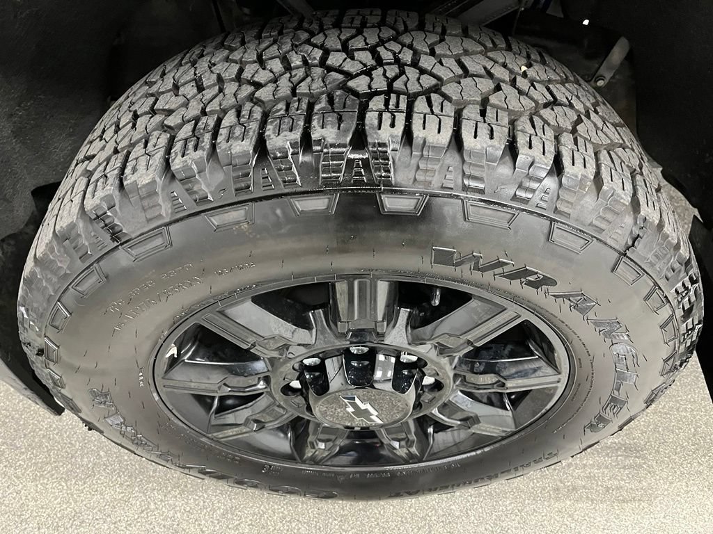 Used 2015 Chevrolet Silverado 2500 High Country w/ Duramax Plus Package AWD/4WD image 15