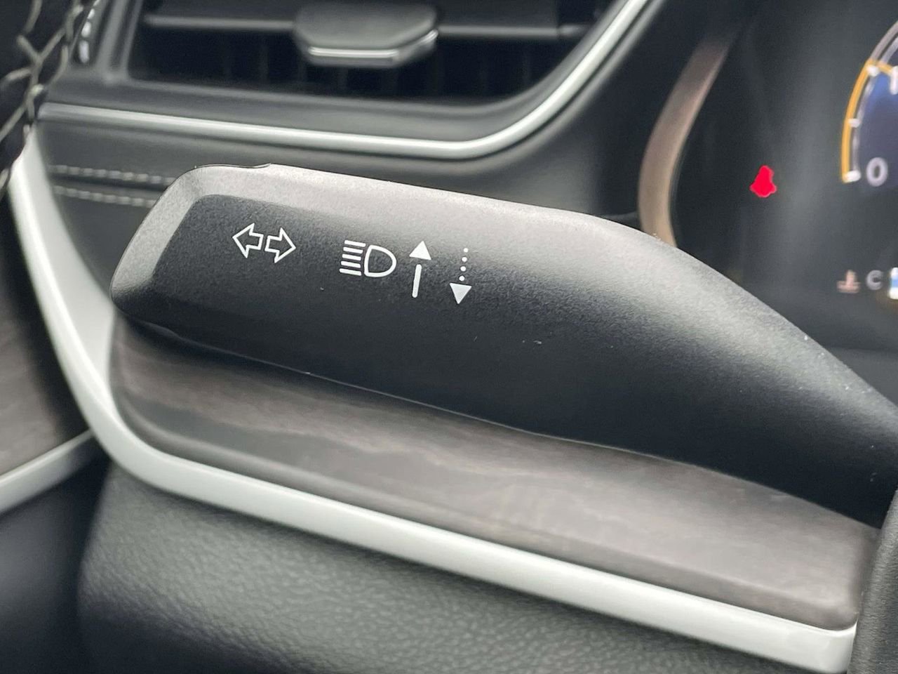 New 2025 Jeep Grand Cherokee L Limited image 37