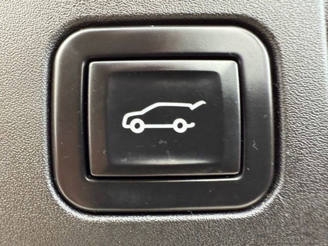 Used 2021 Buick Envision Avenir w/ Technology Package II image 11