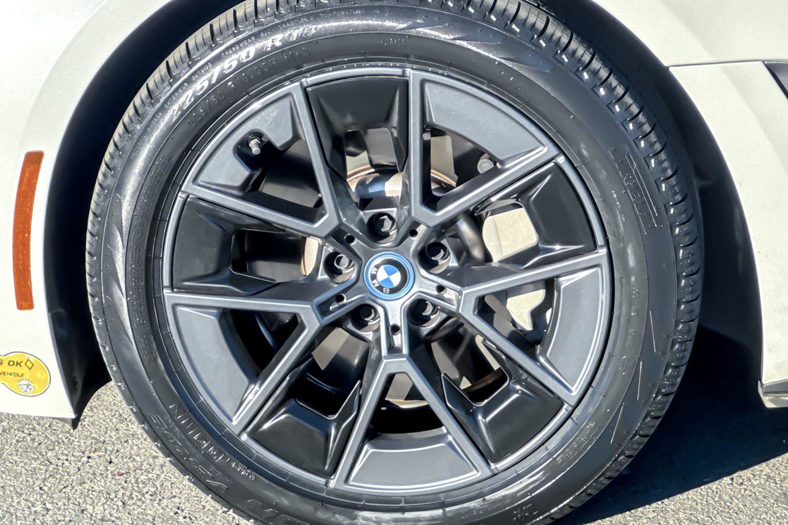 Used 2022 BMW i4 eDrive40 image 24