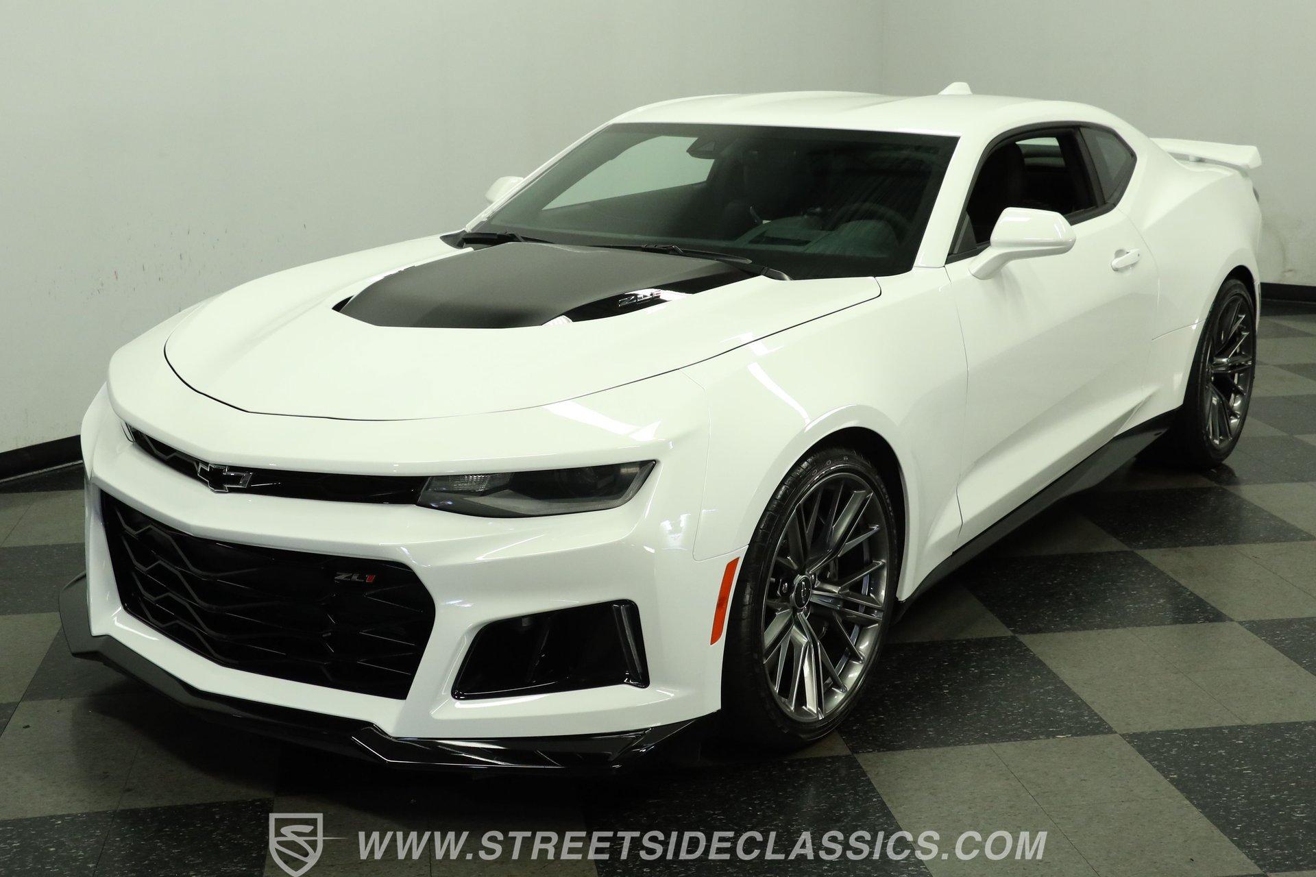 Used 2023 Chevrolet Camaro ZL1 RWD image 18