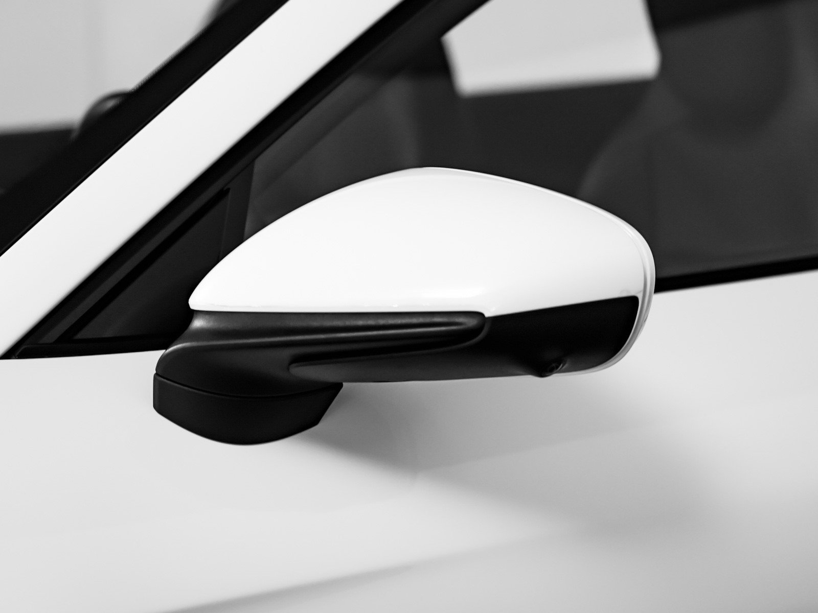 Certified 2021 Porsche Taycan 4S w/ Premium Package image 27