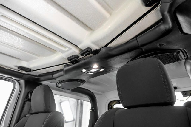 Used 2020 Jeep Wrangler Sport AWD/4WD image 27