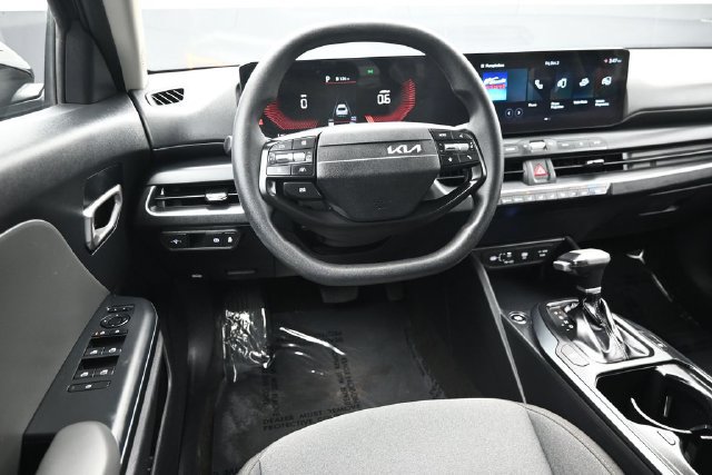 Used 2025 Kia K4 FWD image 16