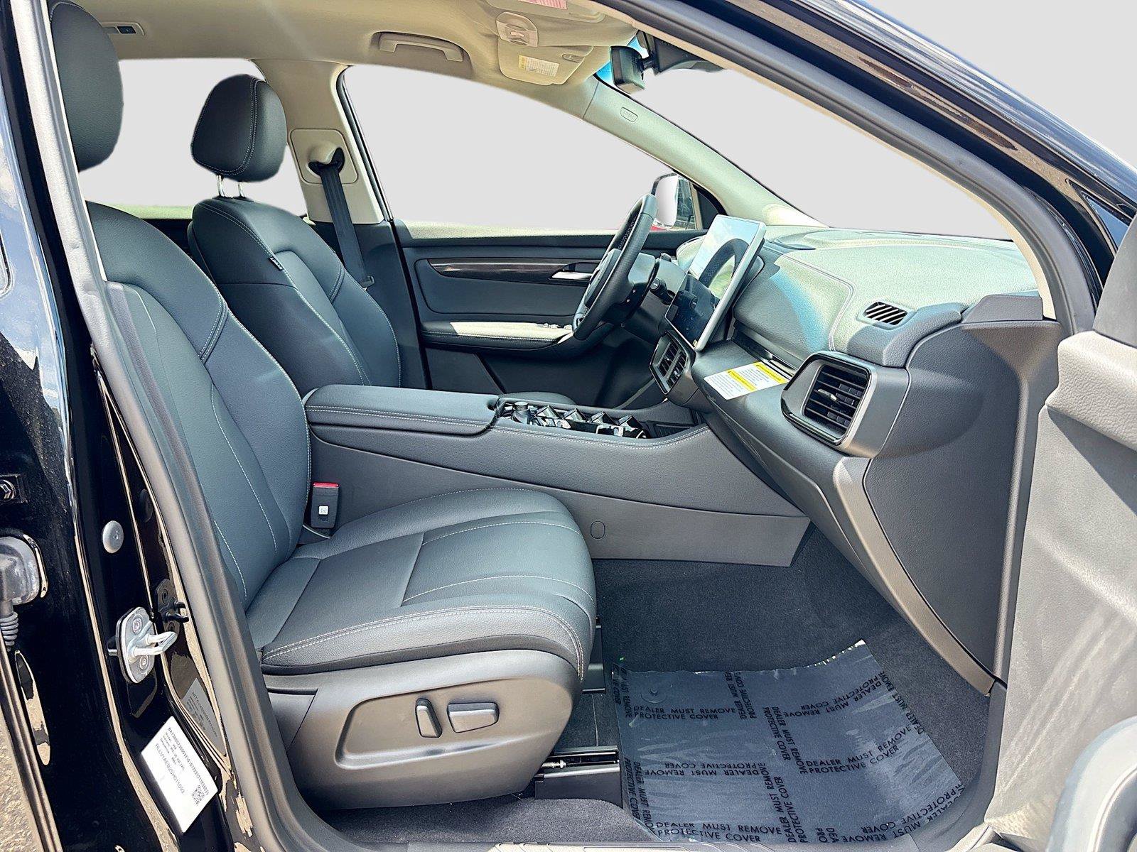 New 2025 VinFast VF 8 Eco AWD/4WD image 27