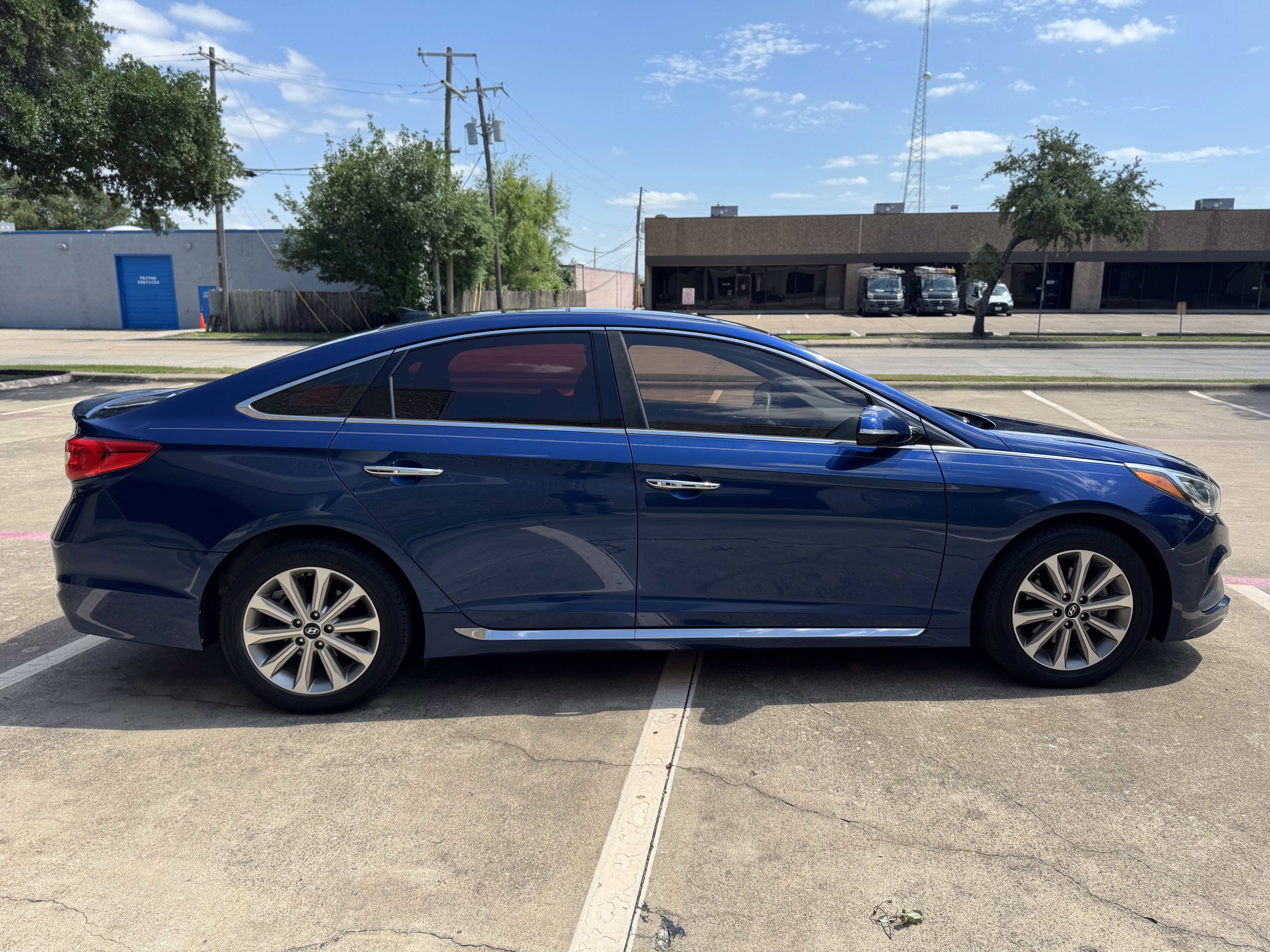 Used 2016 Hyundai Sonata Limited w/ Option Group 04 FWD image 6