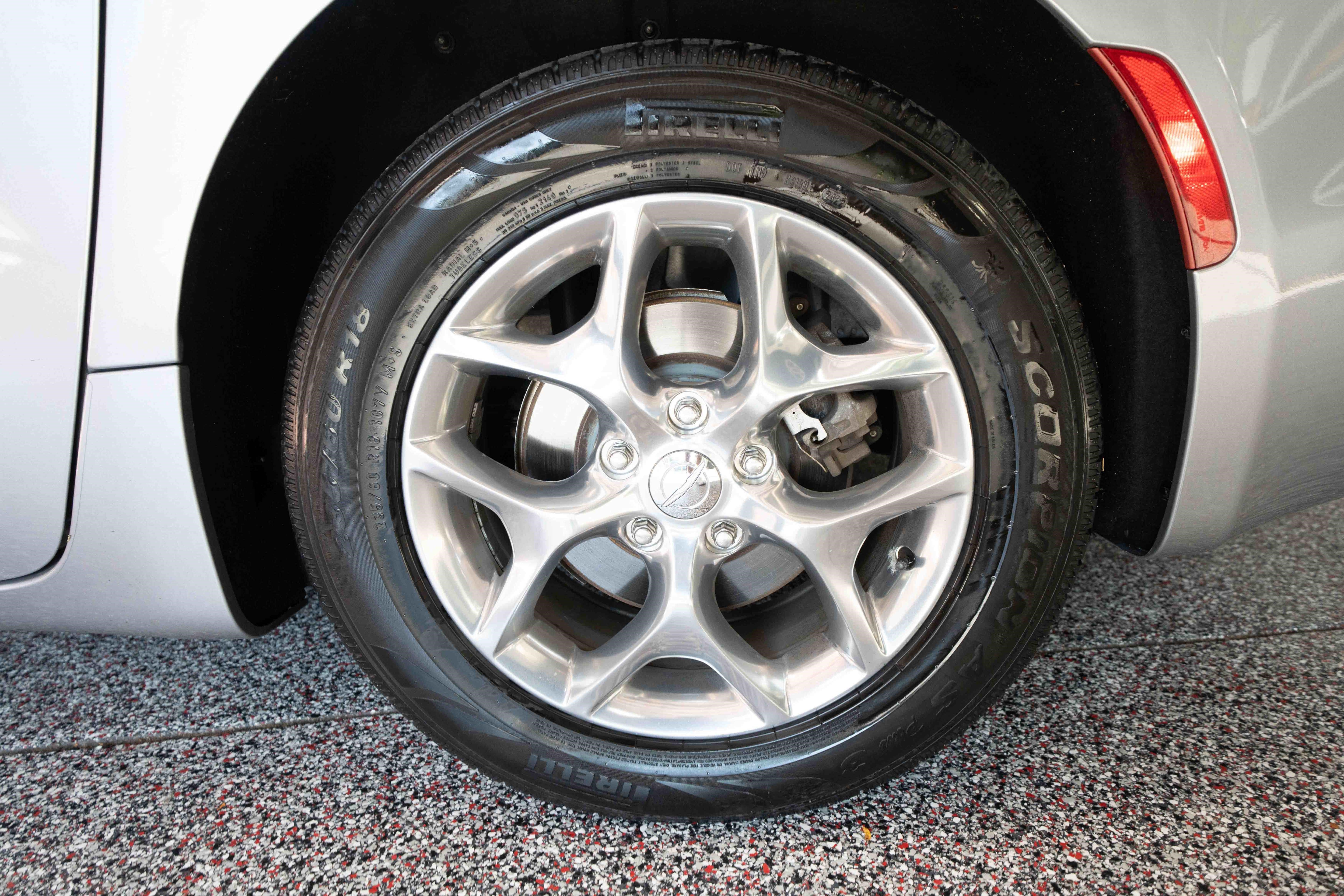 Used 2018 Chrysler Pacifica Limited FWD image 30