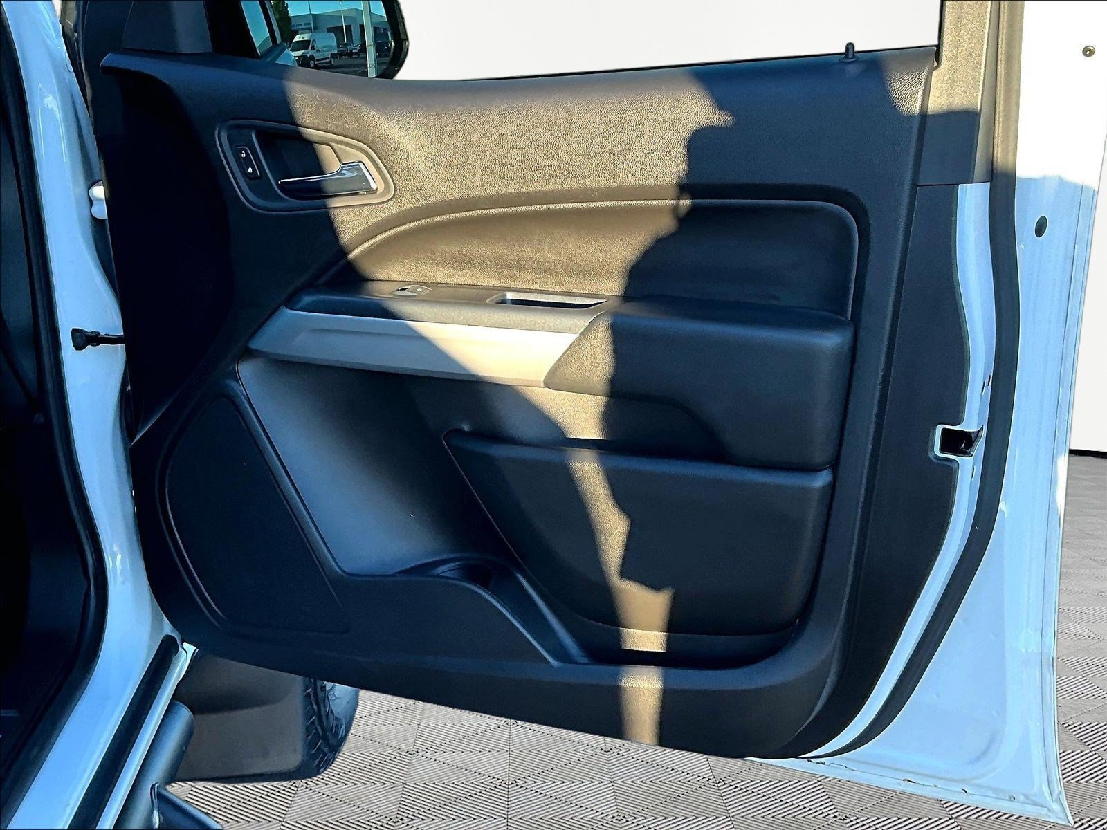 Used 2018 Chevrolet Colorado ZR2 w/ LPO, Door Decal Package AWD/4WD image 27