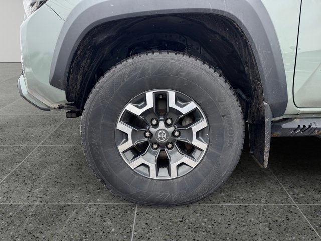 Certified 2022 Toyota Tacoma TRD Off-Road w/ Technology Package image 9