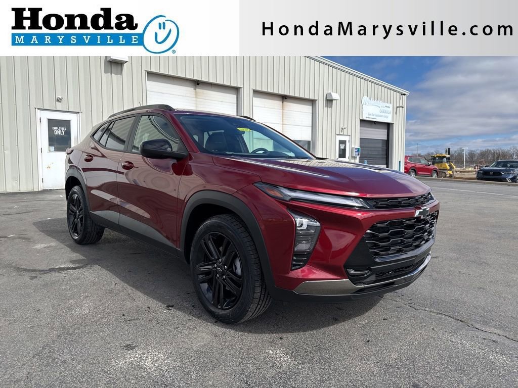 Used 2024 Chevrolet Trax ACTIV w/ Driver Confidence Package image 1