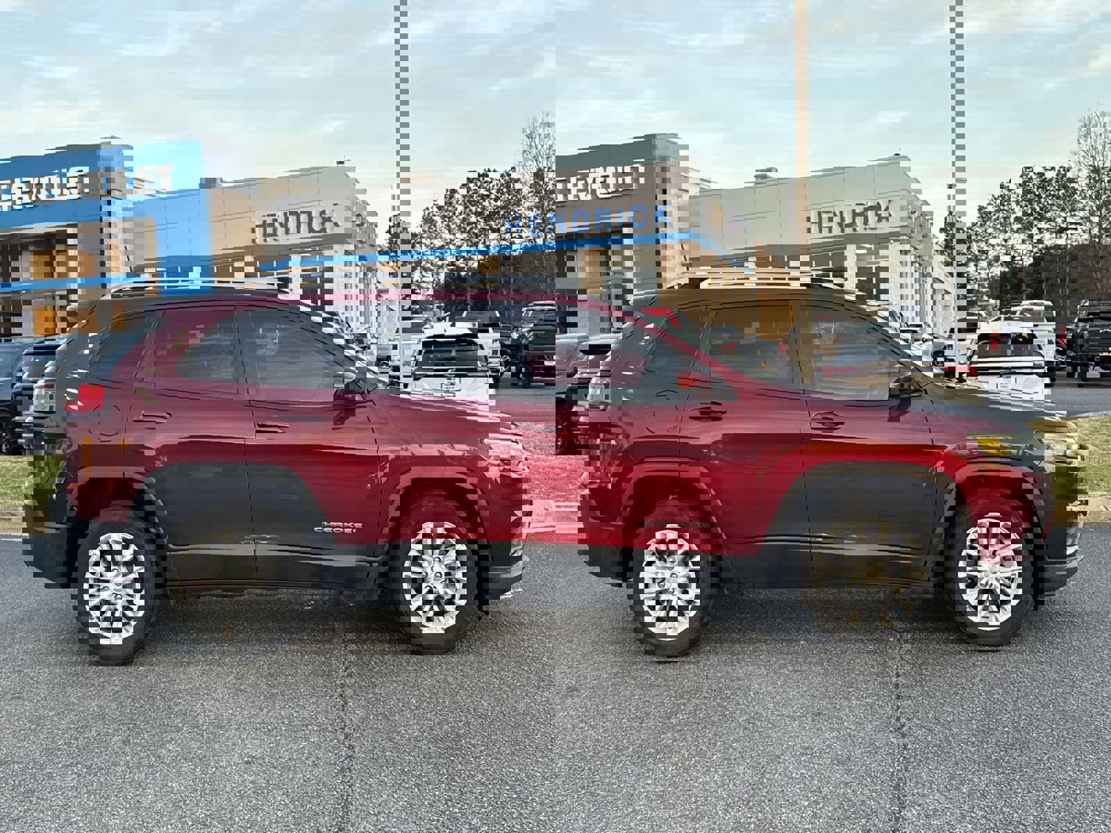 Used 2021 Jeep Cherokee Latitude image 11