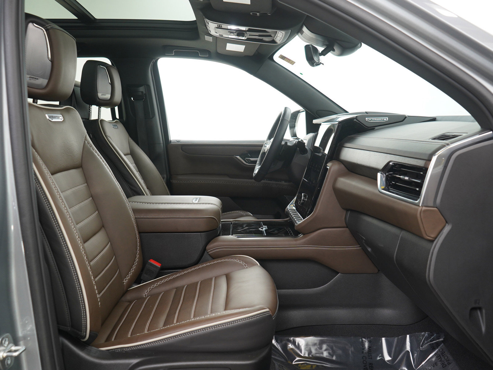 Used 2025 GMC Yukon Denali Ultimate w/ LPO, Floor Liner Package image 14