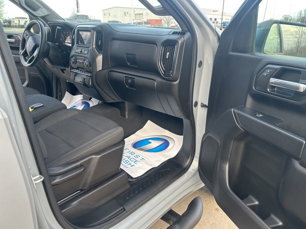 Used 2024 Chevrolet Silverado 1500 Custom w/ Turbomax Blackout Package image 27