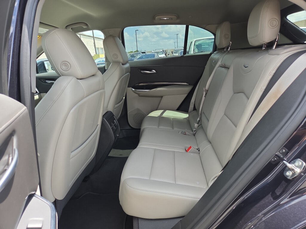 Used 2023 Cadillac XT4 Premium Luxury FWD image 11