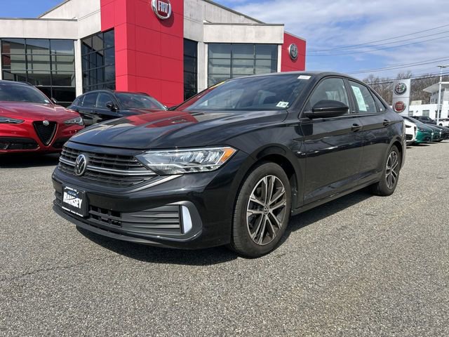 Used 2023 Volkswagen Jetta Sport image 4