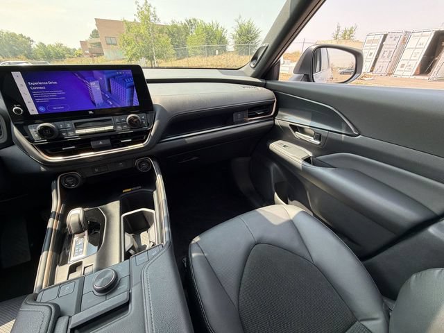 Used 2025 Toyota Grand Highlander AWD Hybrid image 14