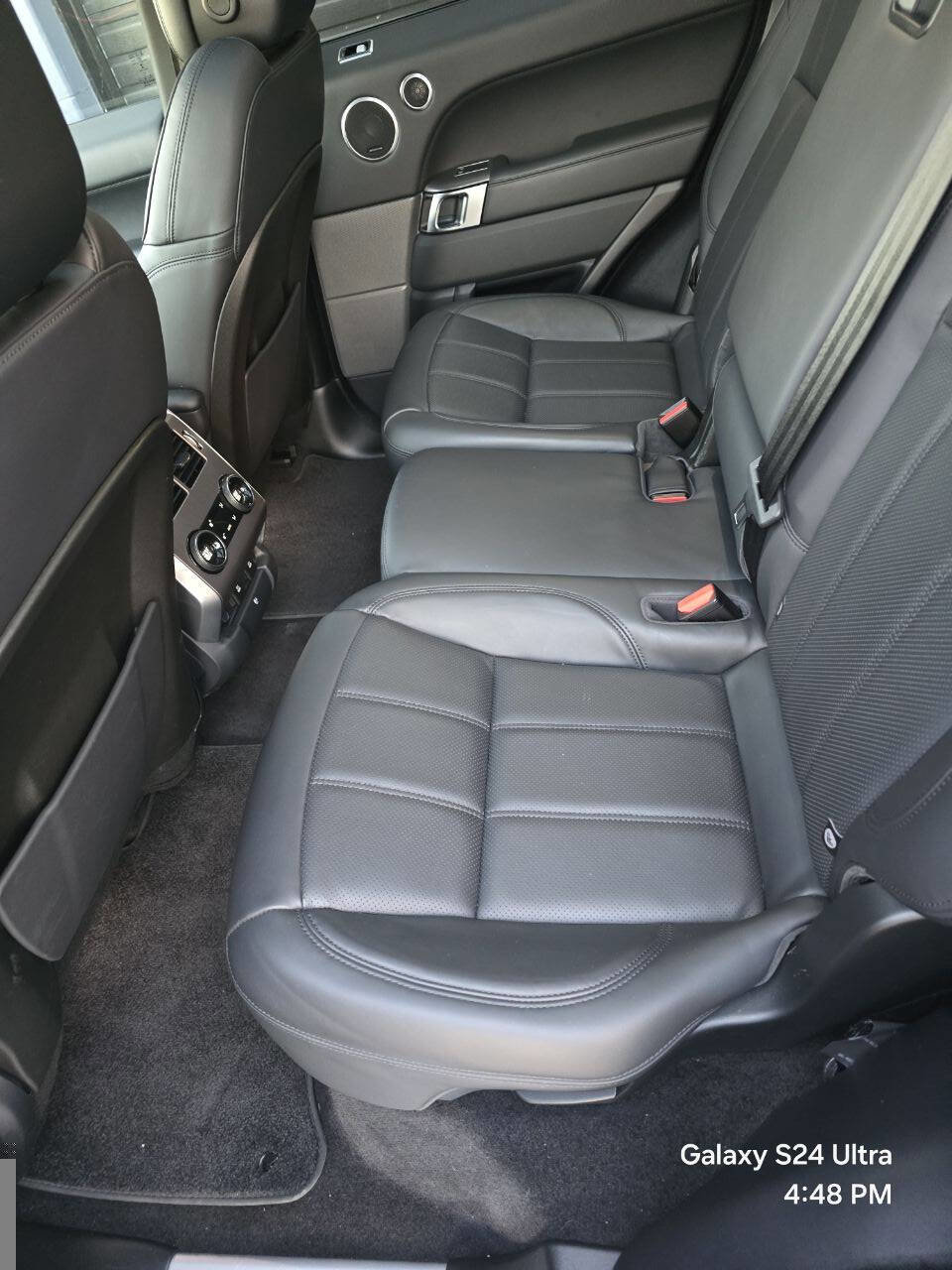 Used 2020 Land Rover Range Rover Sport HSE image 20