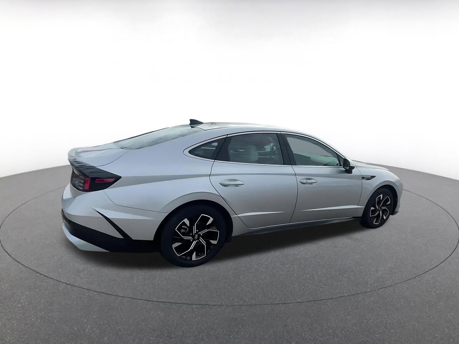 Used 2025 Hyundai Sonata SEL FWD image 15