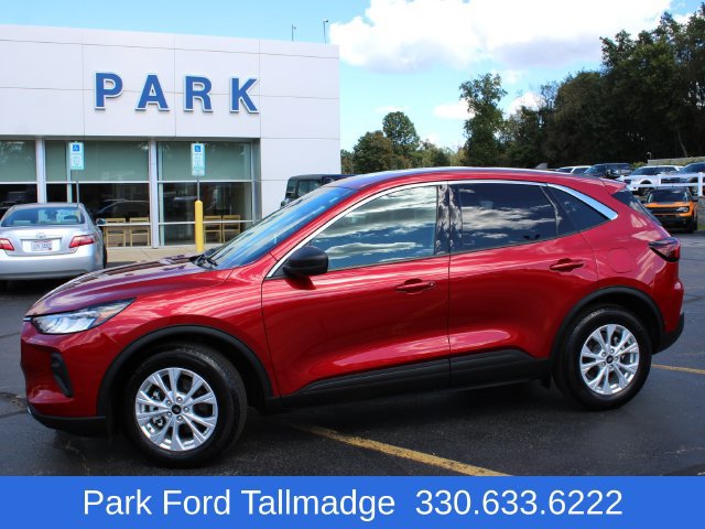 Used 2023 Ford Escape Active w/ Cold Weather Package FWD image 1
