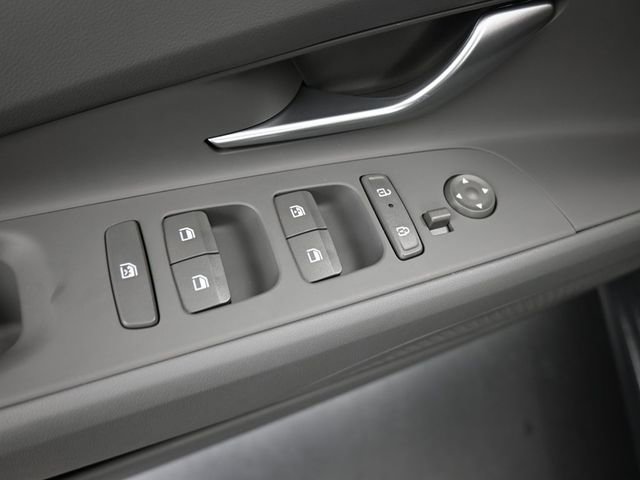 Used 2025 Hyundai Elantra Sport image 13