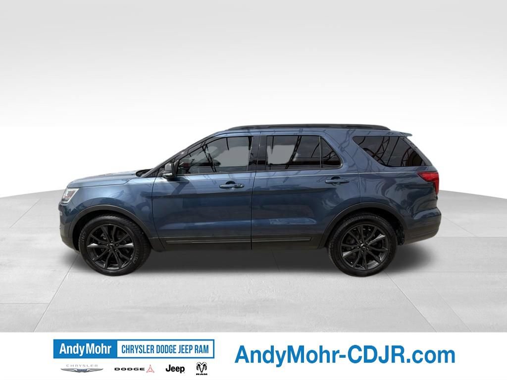 Used 2018 Ford Explorer XLT w/ Equipment Group 202A FWD image 4
