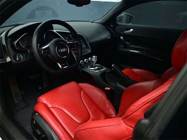 Used 2009 Audi R8 V8 w/ Enhanced Leather Pkg image 2