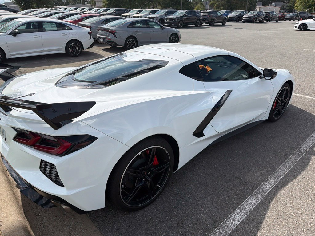Used 2022 Chevrolet Corvette Stingray Coupe w/ 1LT RWD image 4