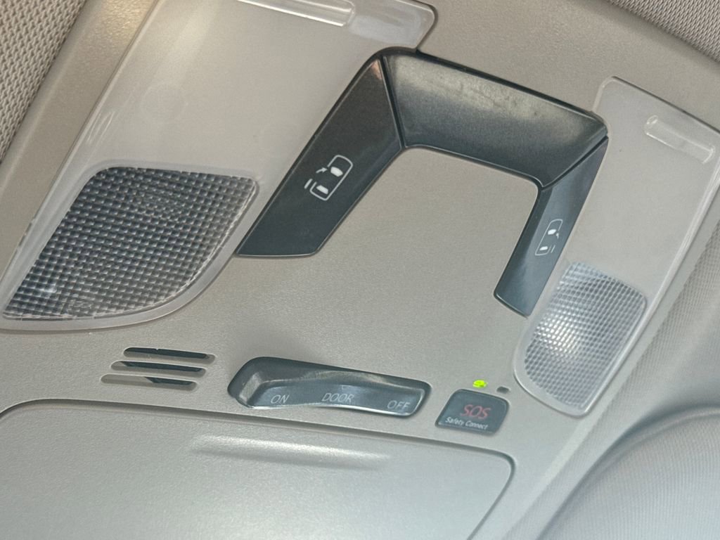 Used 2018 Toyota Sienna LE image 32