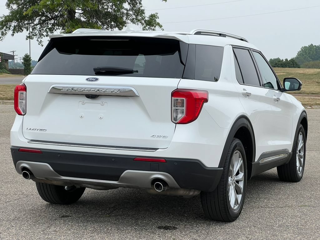 Used 2023 Ford Explorer Limited w/ Equipment Group 301A AWD/4WD image 55