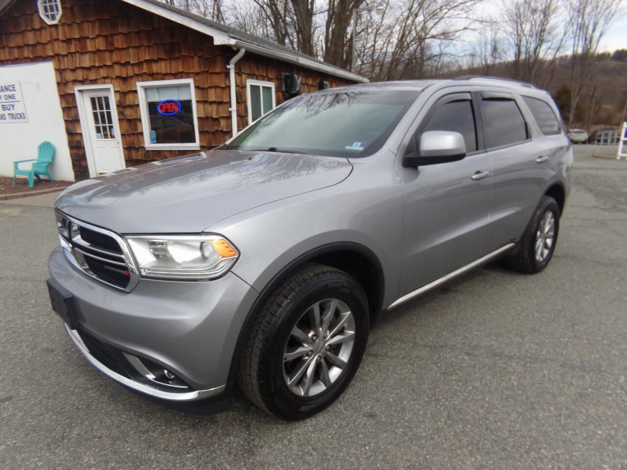 Used 2018 Dodge Durango SXT w/ Quick Order Package 2BB image 2