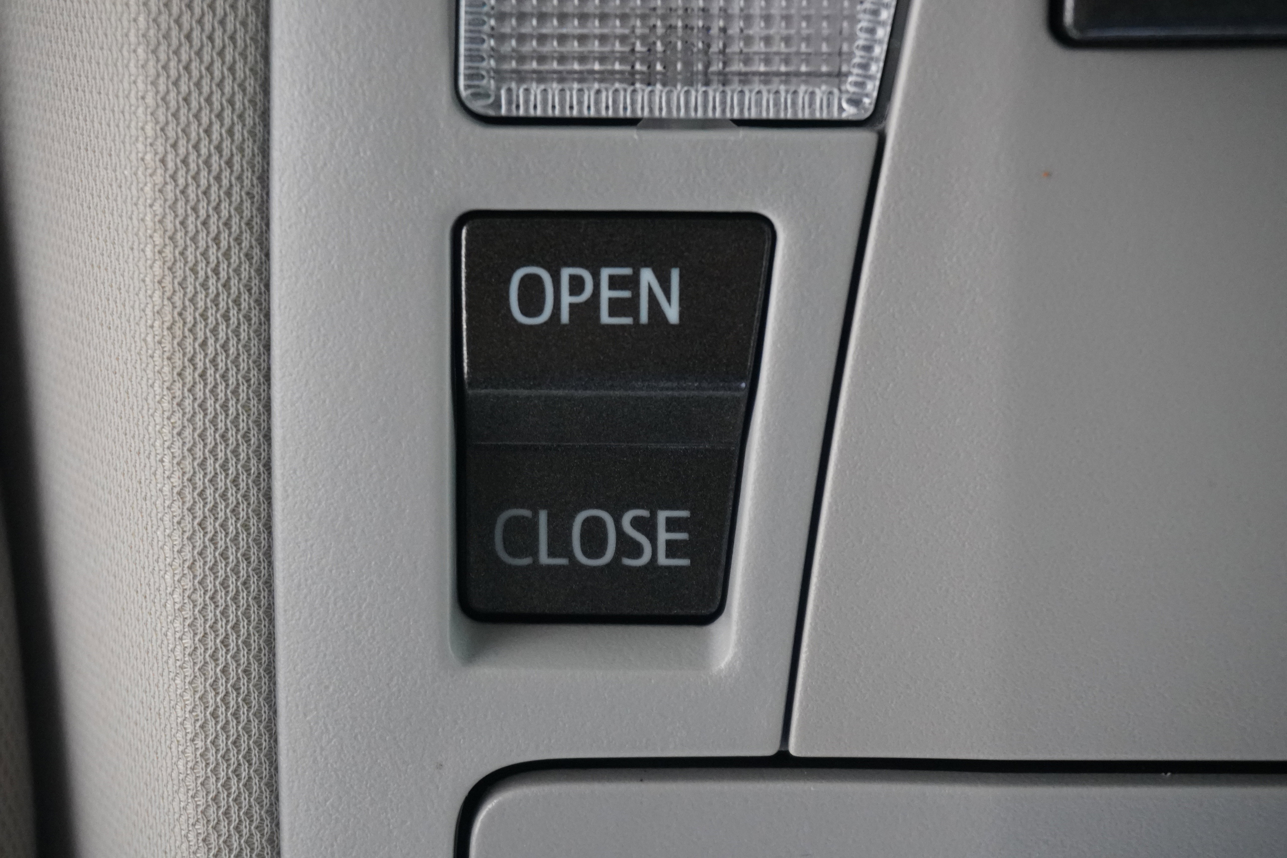 Used 2017 Toyota Avalon XLE image 23